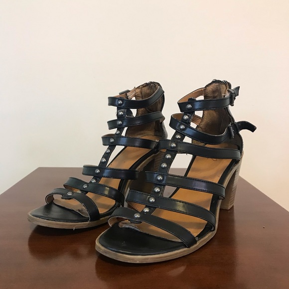 Mossimo Heeled Gladiator Sandals - Picture 2 of 5